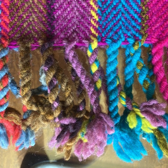 100% Wool Unisex Zapotec Mexican Poncho, One Size - Picture 3 of 16